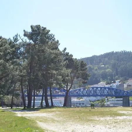 Excepcional Chalet En Primera Linea De Playa En Cabanas. *